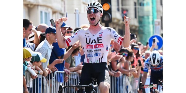 Het met sterren bezaaide UAE-team luidde een vruchtbaar jaar in Het met sterren bezaaide UAE-team luidde een vruchtbaar jaar in